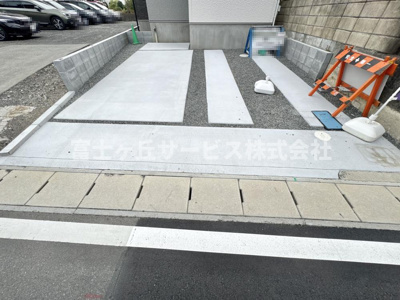 【駐車場】 | 静岡市清水区吉川 24期 新築一戸建て | 車種により2台駐車可能です