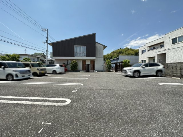 シャーメゾン一ツ橋Ⅱの駐車場