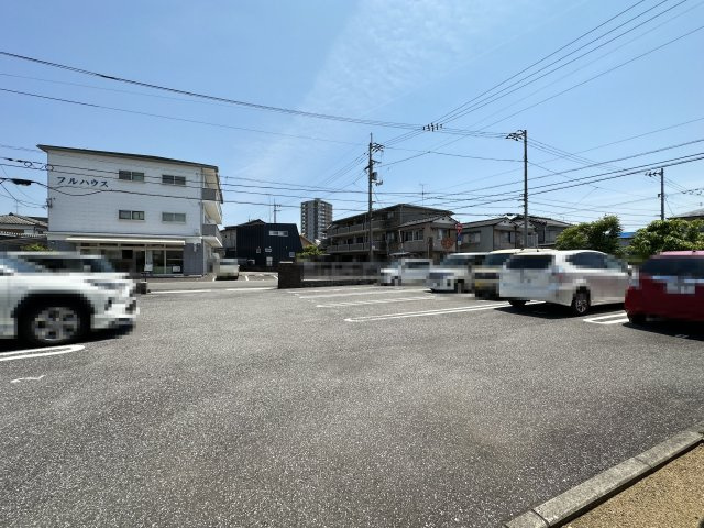 シャーメゾン一ツ橋Ⅱの駐車場
