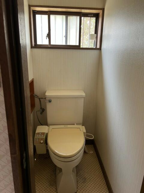 宇都宮市大谷町　６DK　中古住宅のトイレ