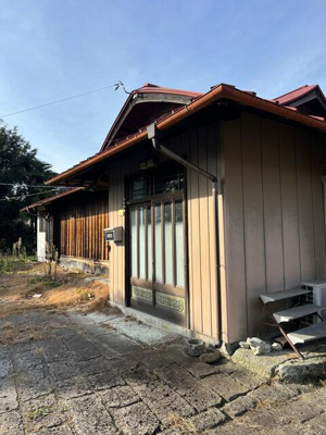 【駐車場】 | 宇都宮市大谷町　６DK　中古住宅 | 庭も広くＢＢＱなど楽しめます。