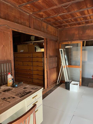 【キッチン】 | 宇都宮市大谷町　６DK　中古住宅 | 玄関からすぐに広々空間。