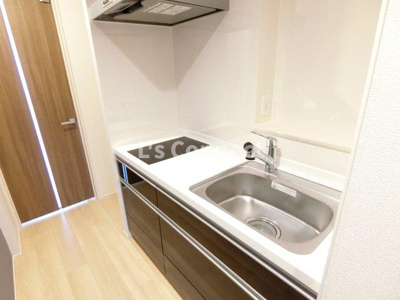 【キッチン】 | グレイス古川 | ２口ＩＨヒーターのシステムキッチン。