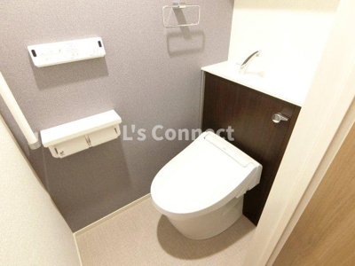 【トイレ】 | グレイス古川 | 温水洗浄便座付きのトイレ。