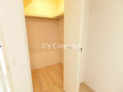 【収納】 | グレイス古川 | ウォークインクローゼットでお荷物もすっきり収納。