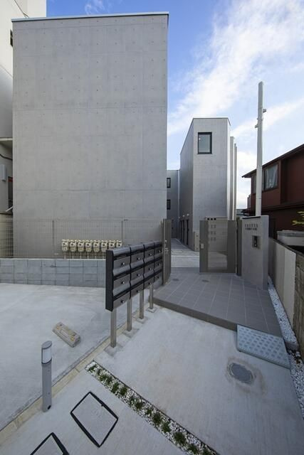 キャスティア目黒柿の木坂のエントランス