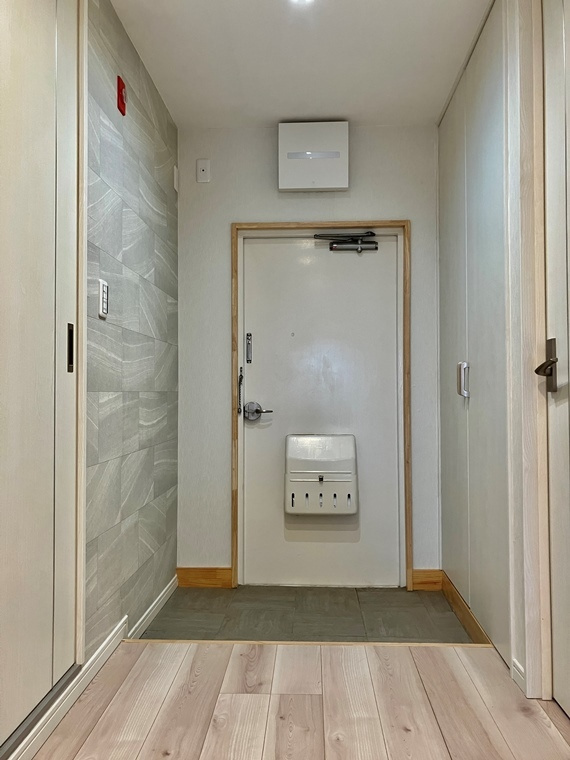 ハイマ－ト天王台Ａ１号棟の玄関