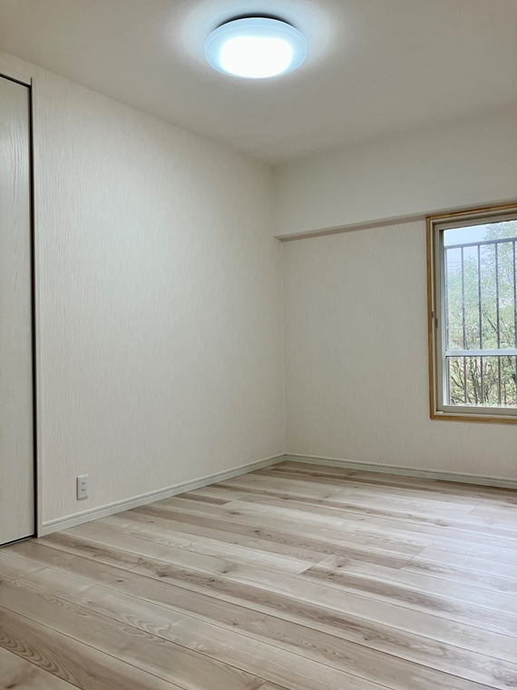 ハイマ－ト天王台Ａ１号棟の居間・リビング