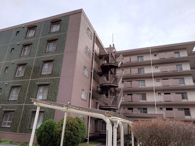 ハイマ－ト天王台Ａ１号棟の外観