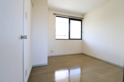 ★４．５帖の洋室★