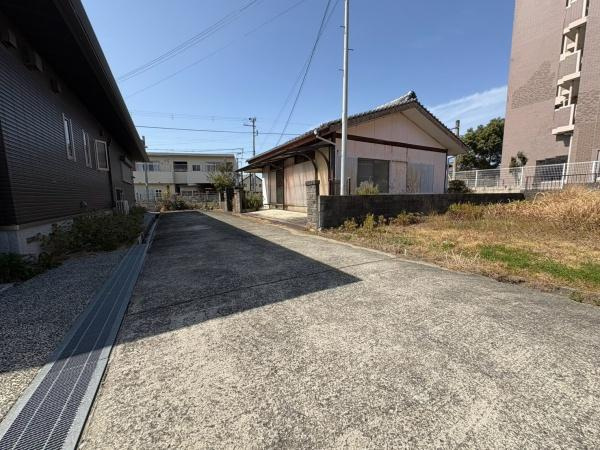 岩出市髙塚　土地の前面道路含む現地写真