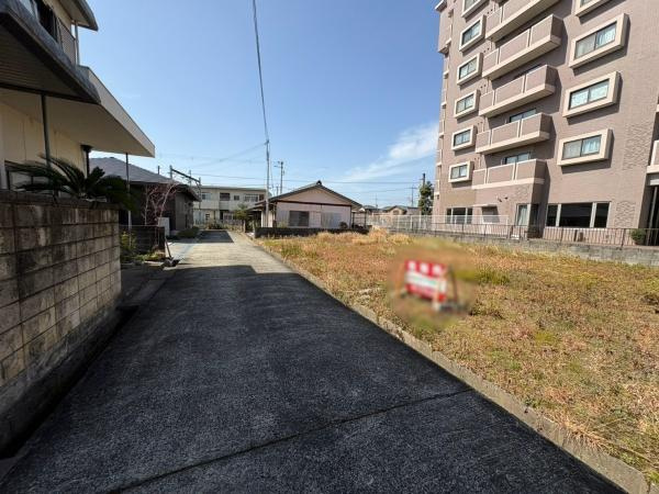 岩出市髙塚　土地の前面道路含む現地写真