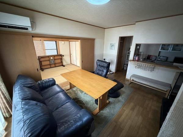 【居間・リビング】 | 岸和田市磯上町５丁目　中古戸建