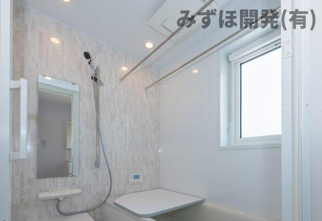 東根市大字蟹沢2110-410の浴室|コンパクトで使いやすいお風呂です