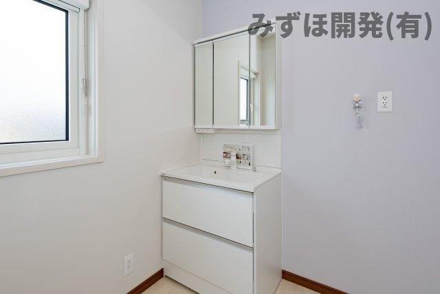 東根市大字蟹沢2110-410の独立洗面台|独立洗面化粧台が付いています