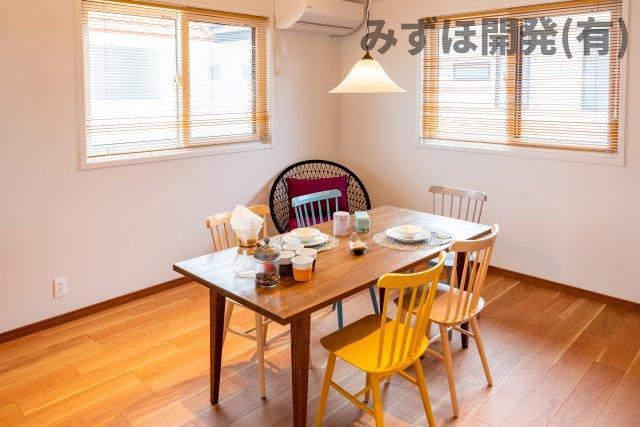 東根市大字蟹沢2110-410の洋室|コンパクトで使いやすい洋室です