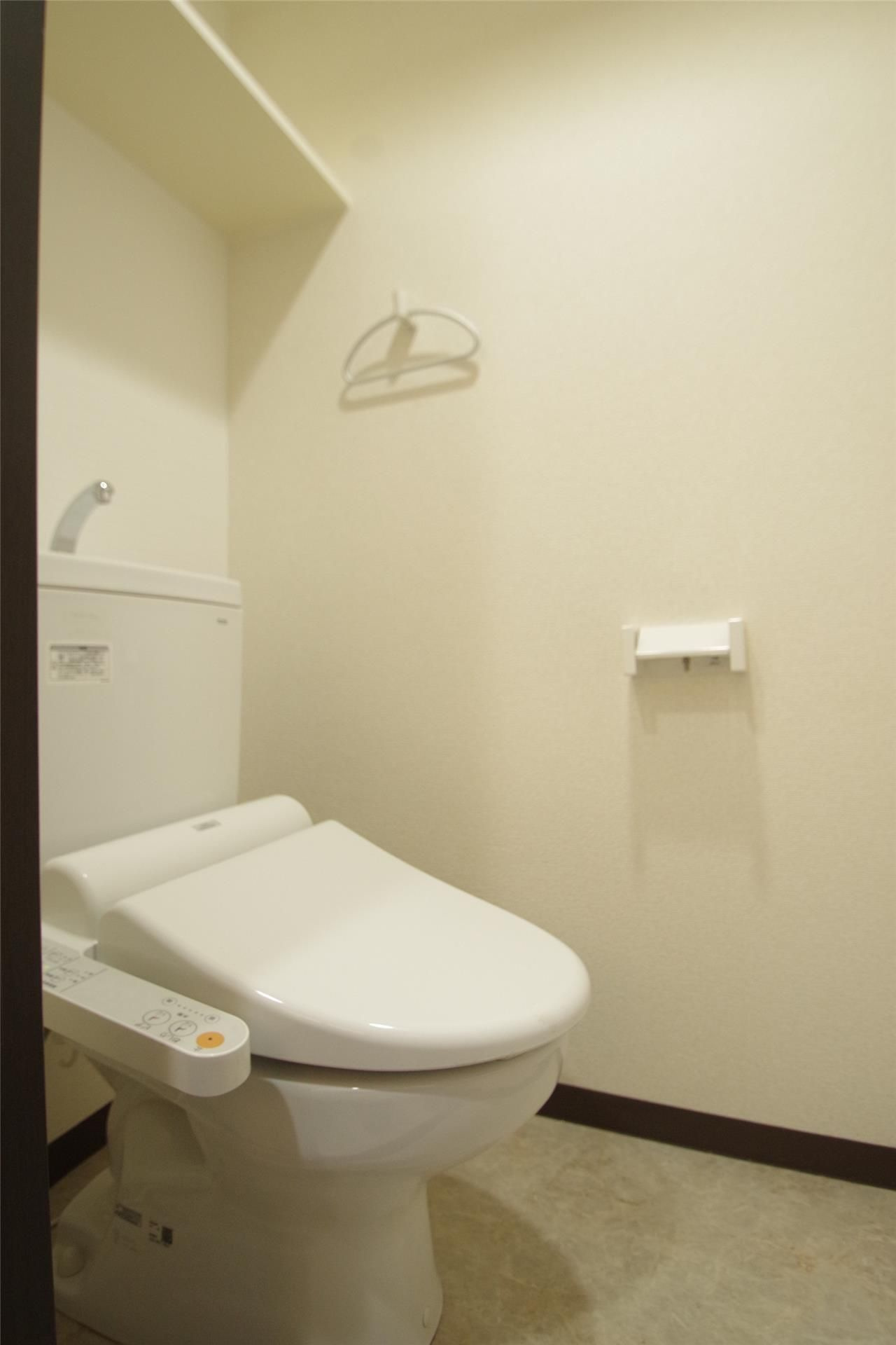 熊本市中央区新屋敷１丁目の賃貸マンションのトイレ