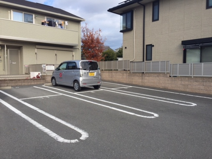 カーサ　フェリーチェⅠの駐車場