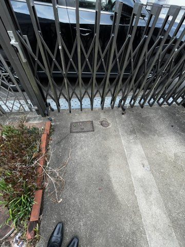 三田市下内神中古一戸建の駐車場