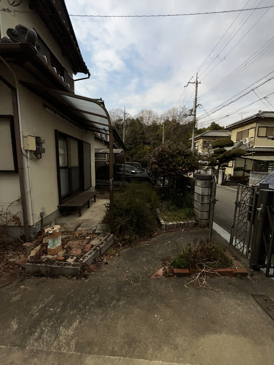 三田市下内神中古一戸建の駐車場