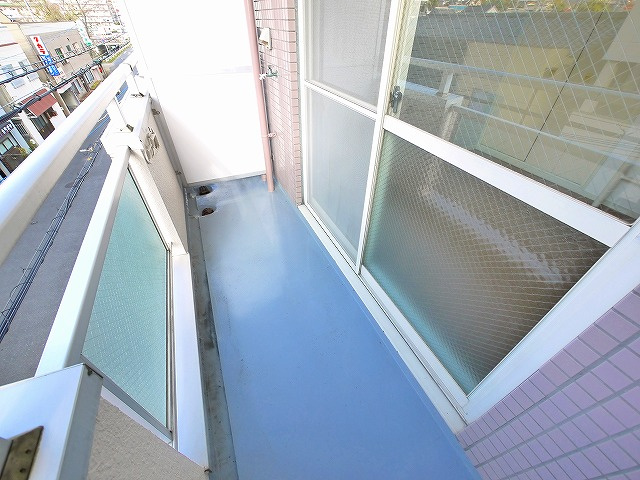 プレアール東生駒のバルコニー|陽当たり良好なバルコニーです