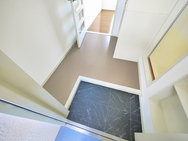 プレアール東生駒の玄関|玄関です