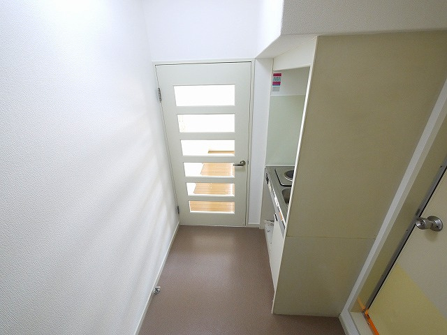 プレアール東生駒の内装|明るい色調の室内です