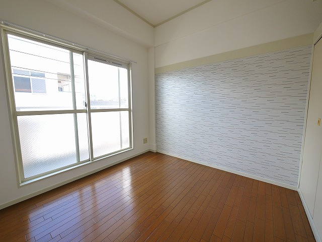 プレアール東生駒の寝室|洋室です