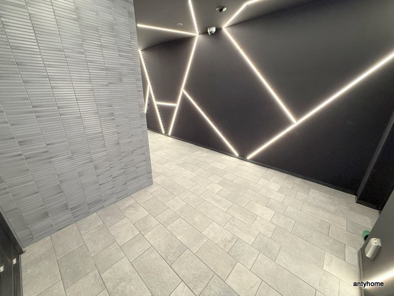 コンフォリア・リヴ新梅田　仲介手数料無料のロビー