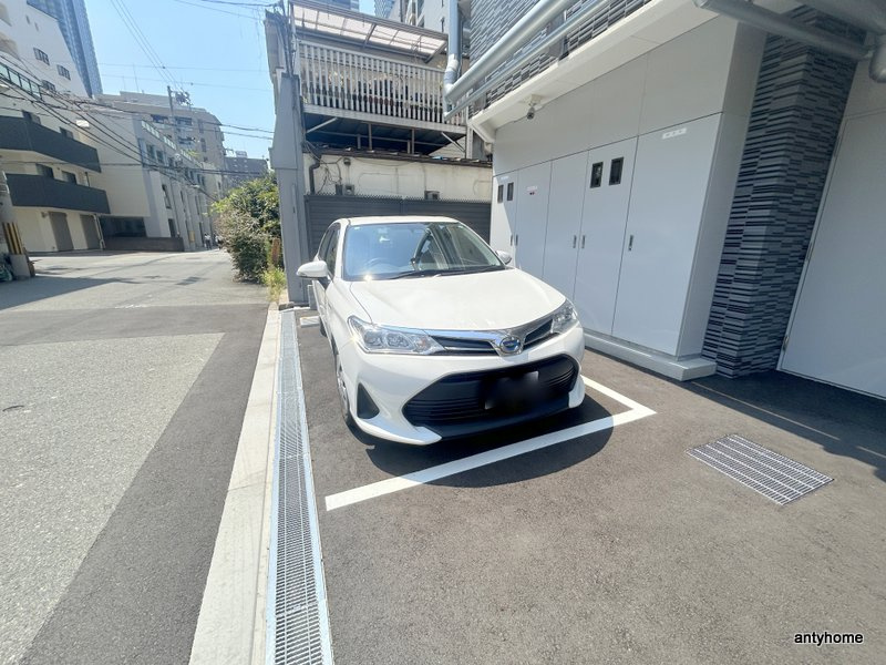コンフォリア・リヴ新梅田　仲介手数料無料の駐車場