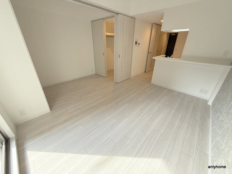 コンフォリア・リヴ新梅田　仲介手数料無料の洋室