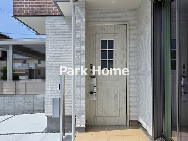 高知市介良 2期2棟1　新築戸建ての玄関