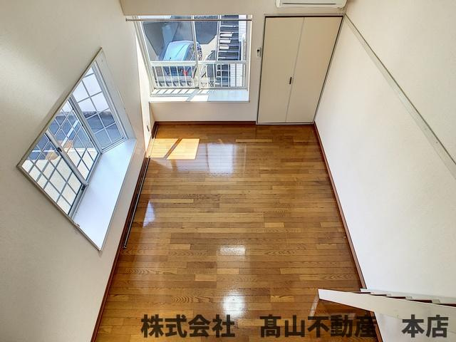 宗像市三郎丸１丁目のアパートの洋室