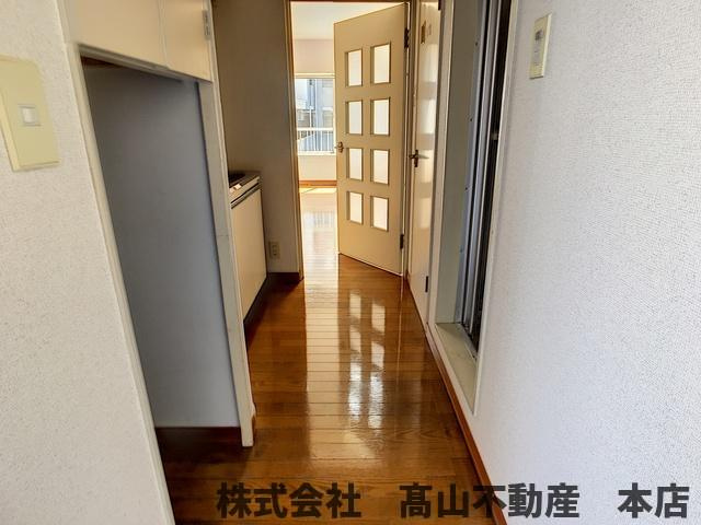 宗像市三郎丸１丁目のアパートの居間・リビング