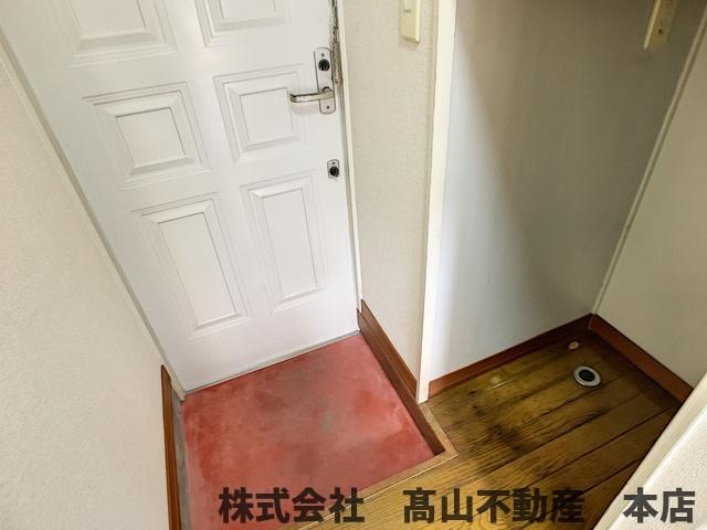宗像市三郎丸１丁目のアパートの玄関
