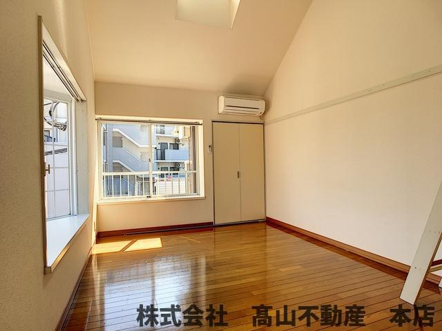 宗像市三郎丸１丁目のアパートの洋室