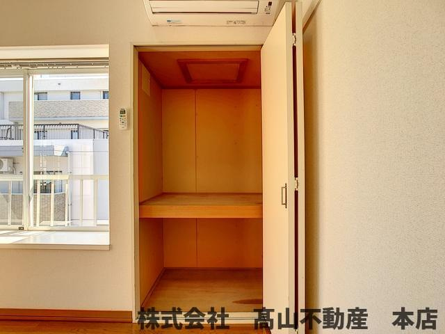 宗像市三郎丸１丁目のアパートの収納