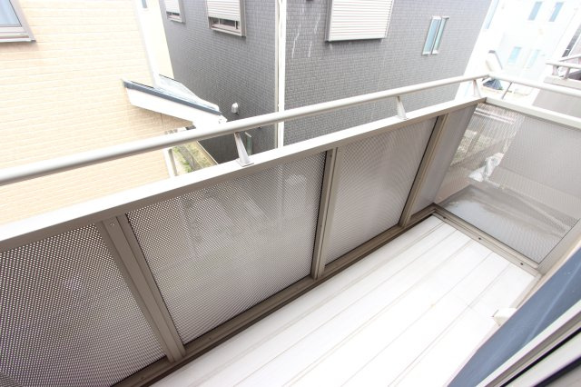 カーサグランデ池場のバルコニー|開放的で明るい空間を演出してくれるバルコニーです
