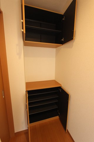 カーサグランデ池場の収納|※画像はイメージです。現況優先となります。