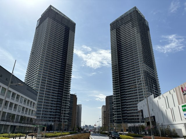 HARUMI FLAGのシンボリックタワー　SKY DUO（SUN VILLAGE）