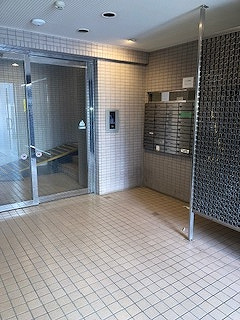 横浜阪東橋ガーデンハウスのロビー
