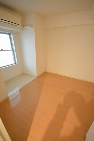 大阪市西区土佐堀３丁目の賃貸マンションの洋室