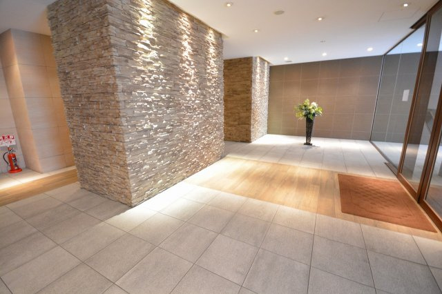 大阪市西区土佐堀３丁目の賃貸マンションのロビー