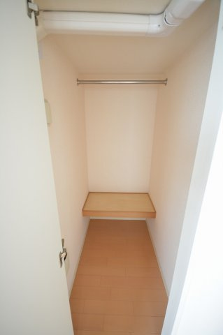 大阪市西区土佐堀３丁目の賃貸マンションの収納