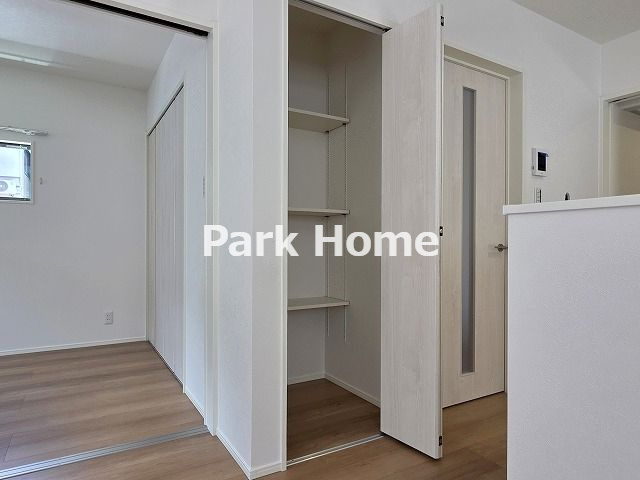 高知市桟橋通3丁目　③　新築戸建ての収納