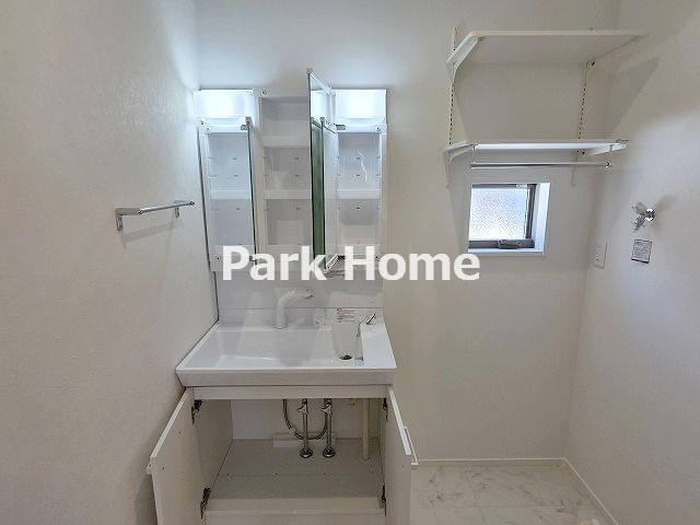 高知市桟橋通3丁目　③　新築戸建ての脱衣所