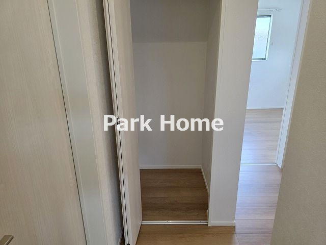 高知市桟橋通3丁目　③　新築戸建ての収納|２F:ホール内収納