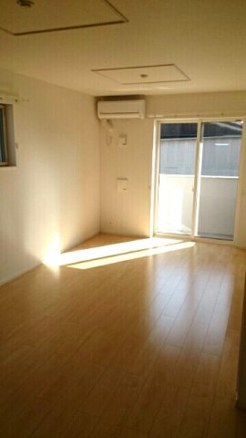 ナチュラルプラスの居間・リビング