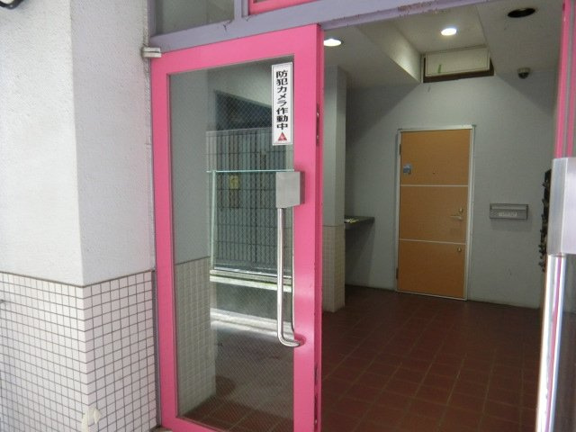 サンエイビルのエントランス