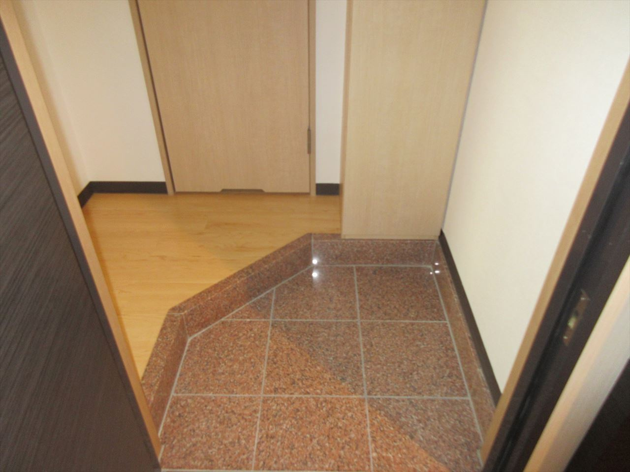 サン･錦本町ビル｜名古屋市の賃貸ならMy賃貸の玄関|サン･錦本町ビル※反転タイプ